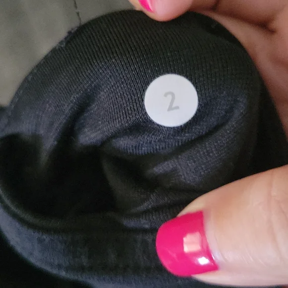 Lululemon Wunder Under Crops - Picture 4 of 4